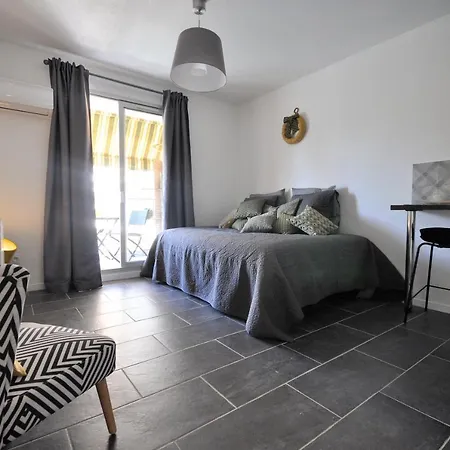 Des Fleurs Apartment Nice