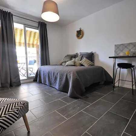 Des Fleurs Apartment Nice